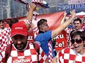 odlicnu atmosferu na st. stefansplatzu prije utakmice cetvrtfinala turska-hrvatska, jos su dodatno podigli cura i decki iz zlih bubnjara.