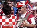 odlicnu atmosferu na st. stefansplatzu prije utakmice cetvrtfinala turska-hrvatska, jos su dodatno podigli cura i decki iz zlih bubnjara.