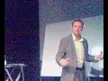 ikon medialab och icubes grundare h�ller ett inspirerande framtr�dande om att v�ga sata p� entrepren�rskap. 8 maj 2007 p� innovationsracet, gothenburg.