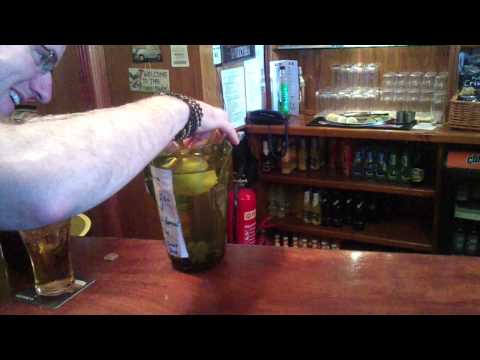 how to balance 20p on a lemon