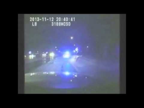 Raw: Texas Cops Give Chase to Runaway Kangaroo