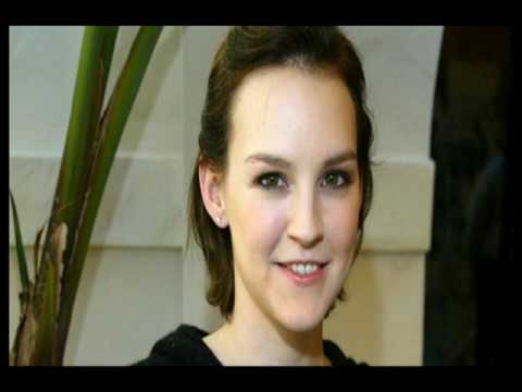 Carla Gallo anger management Carla Gallo anger management