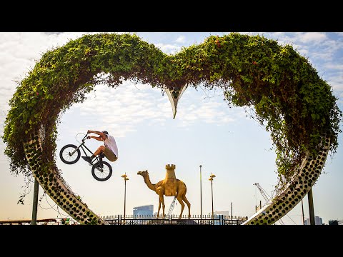 Panos Manaras rasga as ruas do Dubai