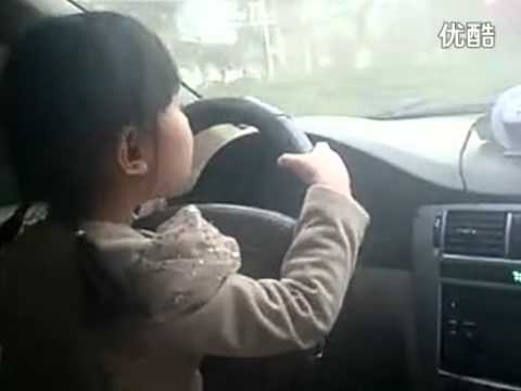 Crazy – Parents let their little daughter to drive the car