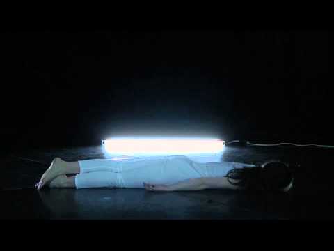 nuskind - Pale Water (1ère partie), une nouvelle création de Dorian Nuskind-Oder, présentée par Tangente, du 10 au 12 mai 2013, au Studio Hydro-Québec du Monument-Nati...