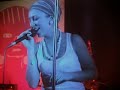 hungarian band, station covers u2's one, featuring the gorgeous magdi r�zsa and jamie winchester! recorded live in budapest, g�d�r klub 10th april 2007.
 
http://www.stationline.net

special thanx for the footages: dina, disp, �kos and kcs!