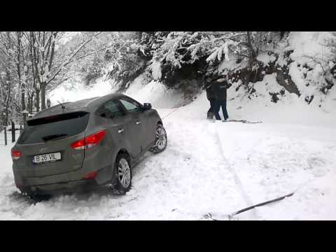 Hyundai ix35 in snow Hyundai ix35 in snow