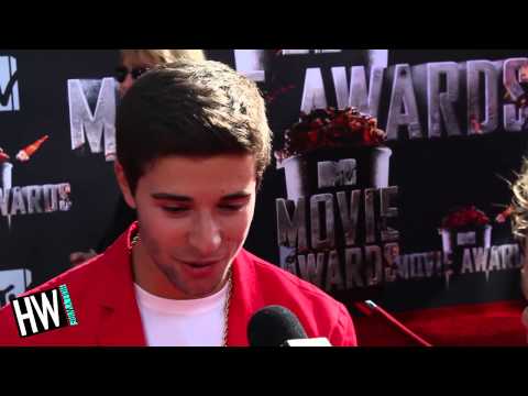 Jake Miller Talks New Music & Meeting Eminem! (2014 MTV Movie Awards)