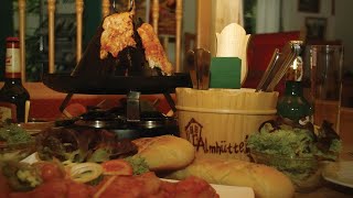 Tiroler Hut mit mariniertem Fleisch