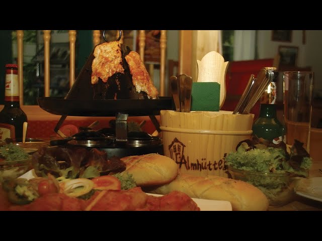 Tiroler Hut mit mariniertem Fleisch
