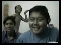 ثلاثة هنود مسوين دي جي ويرقصون  بس اللي ورا ابدع مع حركة الفراعنه Do you think you can dance like them ?