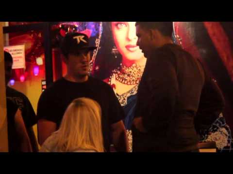 date - Showing Up To The Wrong Date (Prank Gone Wrong!) My Instagram http://www.instagram.com/trollmunchies My Twitter http://www.twitter.com/trollmunchies My Vine http://www.vine.co/trollmunchies...