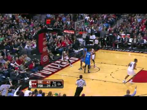 Wesley Matthews dunks on the Thunder