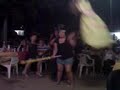 kebrando piñata de la fiesta de carmelita
