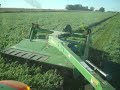 John Deere 6615 - JD MoCo 530 on boar cortando alfalfa