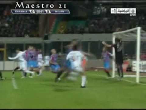 Watch 'More Ronaldinho Magic - This time he hits the Crossbar from a corner (VIDEO)'