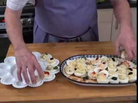 how to dye deviled eggs blue