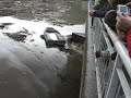 Crue, une barque avalée par le barrage Crue, une barque avalée par le barrage