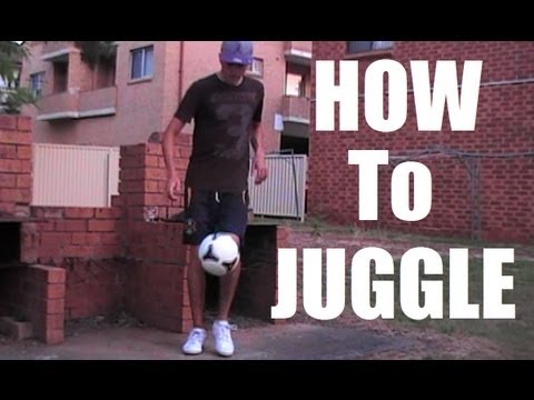 how to properly juggle a soccer ball