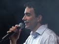 Pe. Fábio de Melo cantando sua música Não desista do amor Pe. Fábio de Melo cantando sua música Não desista do amor