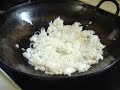 詳細レシピはこちら（recipe here↓） ameblo.jp 材料（２人前） 冷凍ご飯 おにぎり２個分くらい （レンジで解凍しておきます。） たまご ３個 （といでおきます） 納豆 １パックねぎ 適量 （みじん切り） 万能ねぎ 適量 （小口切り） 長澤家の万能つゆ （もしくは醤油） 15ｃｃから20ｃｃくらい塩・こしょう 少々ごま油 適量サラダ油 適量