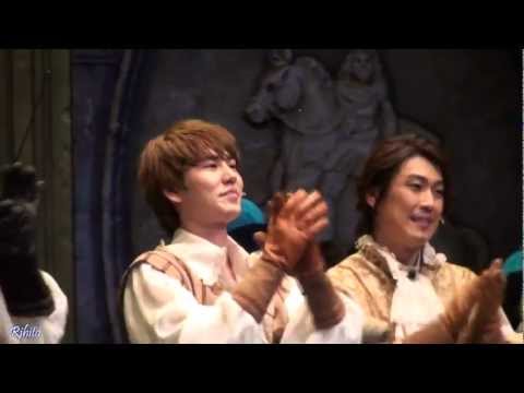 110727 - 110727 Musical [The Three Musketeers] curtain call(Kyuhyun focus) D'Artagnan: Kyhyun / Athos: Yu Jun Sang / Aramis: Min Young Ki / Porthos: Kim Beop Rae.
