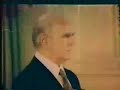 Το 1981 ήταν η χρονιά που το ΠΑΣΟΚ κέρδισε τις εκλογές με ποσοστό 48% και ο Ανδρέας Παπανδρέου έγινε για πρώτη φορά πρωθυπουργός της χώρας. Η κυβερνητική αυτή μετάβαση χαρακτηρίστηκε τόσο πριν όσο και μετά τις εκλογές σαν 