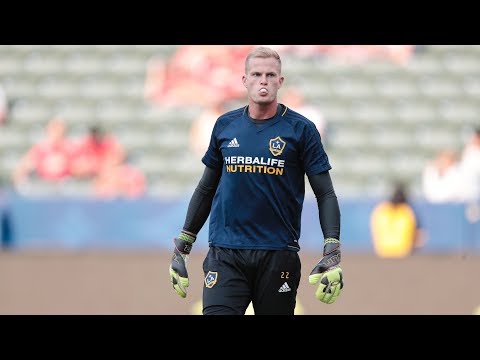 Video: SAVE! Jon Kempin makes a fine diving stop on a shot by Juan Mata