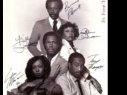 Frenchiic - 2004 cool cover of 1979 CHIC Warm summer Night by italian band Mystic Diversions. A tribute to (RIP) Mike Francis. Special thank's to italian CHIC Fan Luigi !