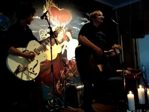 Carl Norén solo at Café peace&love 8