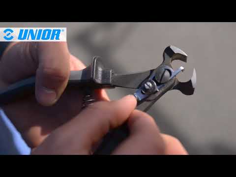 Видео: Инструмент для резки протектора UNIOR 624835