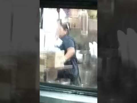 Jack In The Box - Employees closing before advertised time.