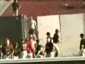 acidente aereo en medio de un partido de béisbol.