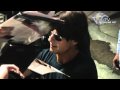 Tom Cruise leaves Jimmy Kimmel, signs autographs for frenzied fans(17 days ago)