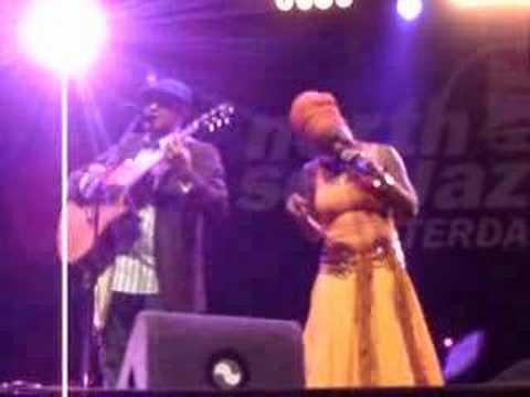Raul Midon  India Arie  - Jealous Guy@ NSJF 2007