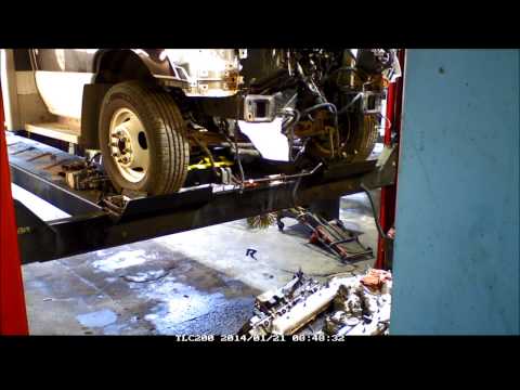Donnelly Ford Lincoln – Removing and reinstalling a diesel engine in an E450 – Time Lapse