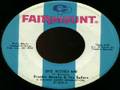 Frankie Beverly - She Kissed Me