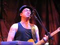 Theo Werneck canta \"Fico Louco\" no Baile do Baleiro
