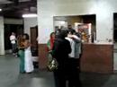 mestre wilson moreira chegando no anhanguera, na 1� roda de samba do projeto anhanguera d� samba.