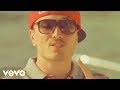 Gue Pequeno Non Lo Spegnere Official Music Video and Lyrics
