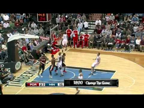 Dante Cunningham dunks on the Timberwolves