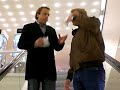 Bierjungen an ungewöhnlichen Orten Bierjungen an ungewöhnlichen Orten