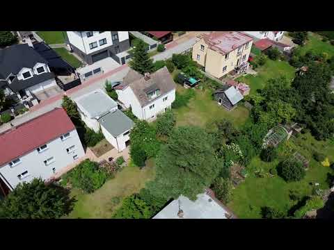 Video Dům s jižně orientovanou zahradou, Praha 5 Lochkov