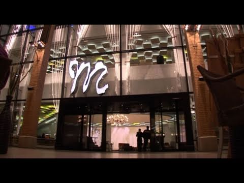 muziekgebouw - Vrijdagavond heropende het Muziekcentrum Frits Phlips onder de nieuwe naam Muziekgebouw Eindhoven. Lees meer op ed.nl http://tinyurl.com/3anwoxl verslag: Ruud Ritzen.