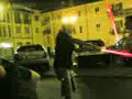 Amici imitano star wars per strada