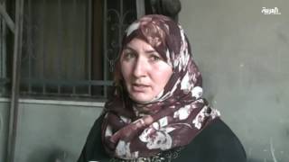 فلسطينية تطرق الحديد وتخوض تحدي المهنة الذكورية