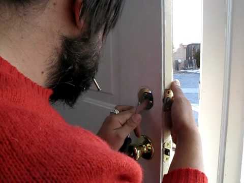 how to change a door lock