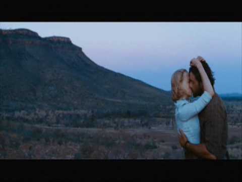 Musica: Leona Lewis - Bleeding love 1) Julia Ormond + Brad Pitt (Legends of 