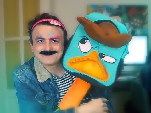 chuck - Immer mehr Leute entscheiden sich dazu YouTuber zu werden und damit Millionen von Euros zu verdienen. Auch CHUCK hat es für sich entdeckt und versucht sich i...
