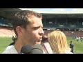 j'ai r�alis� ce reportage pour nrj paris le 28 mai 2008 � l'occasion de l'initiative du secours populaire qui invitait plus de 400 jeunes venus de cit�s franciliennes � venir fouler la pelouse du parc des princes. au programme du foot bien s�r, mais aussi des conseils de nutrition et d'hydratation et enfin une grosse surprise : l'arriv�e de j�r�me rothen.